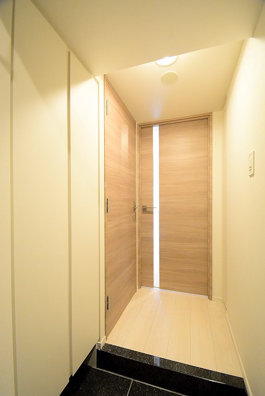 ステージファースト上野松が谷アジールコート 玄関