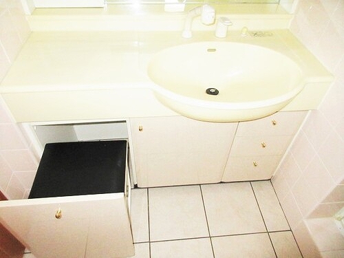 グランドステージ海岸通り3階 洗面所