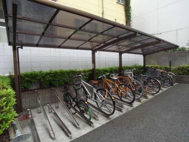 エクセリア早稲田Ⅱ8階 駐輪場