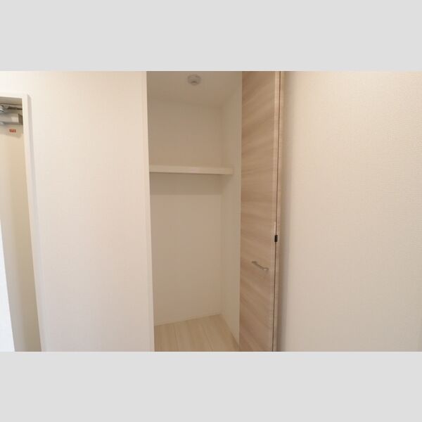 コリーヌヴェール日進306号室 玄関横収納