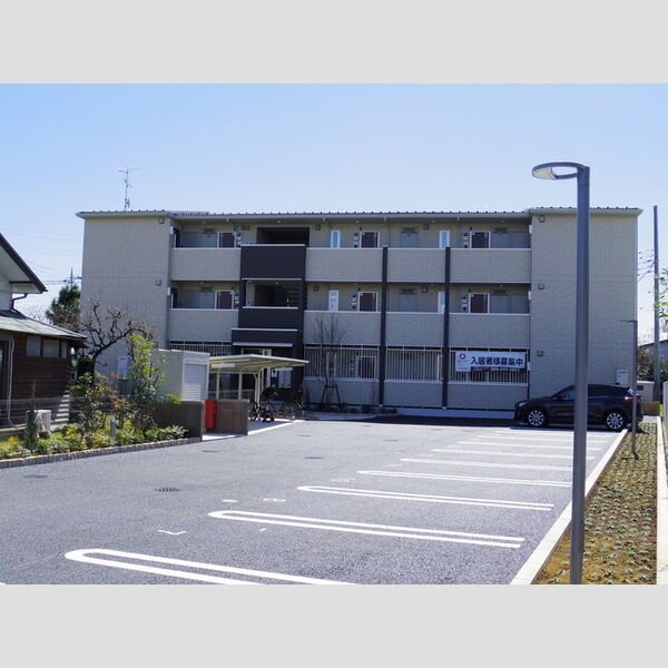 アネシス 駐車場