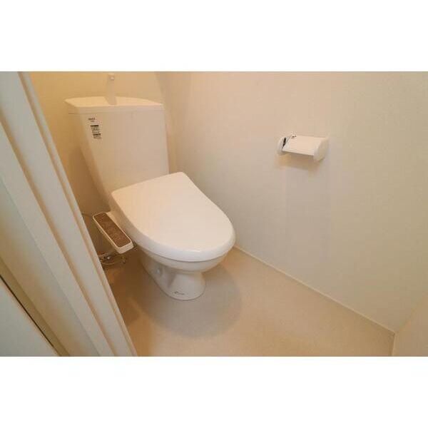 フォレストメゾン西船橋WEST109号室 トイレ