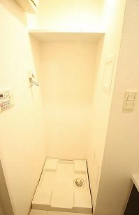 ルーブル両国 室内洗濯機置場