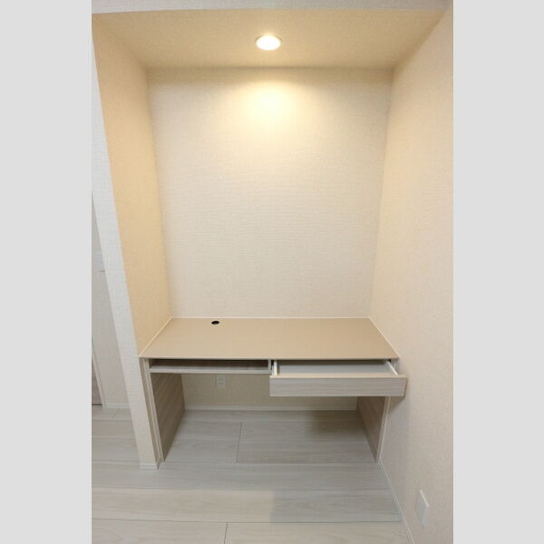 Dear Life102号室 ワークデスク