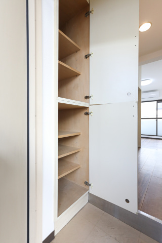 スカイコート日吉301号室 シューズボックス