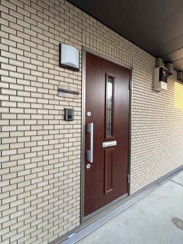 フローラルヴィレッジ タイル張りのおしゃれな外壁♪