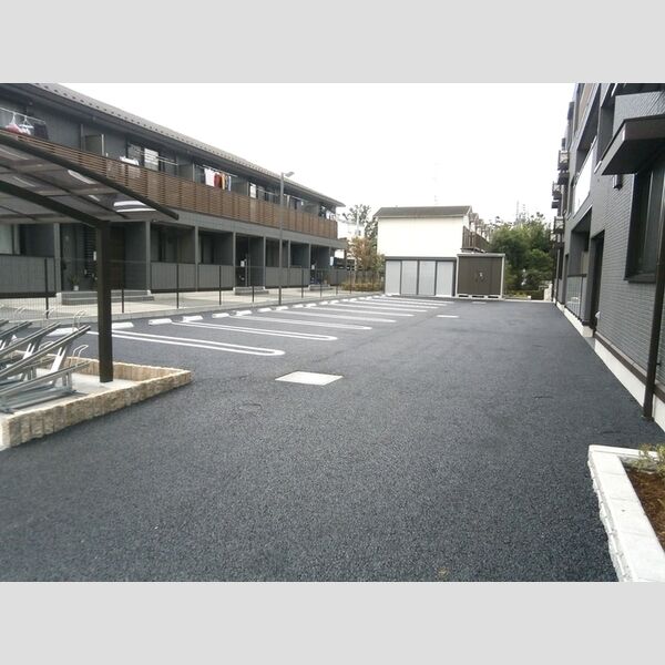 レジデンス新宿 駐車場