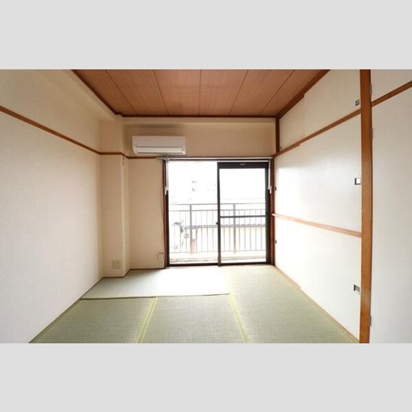 レジデンス八木301号室 和室