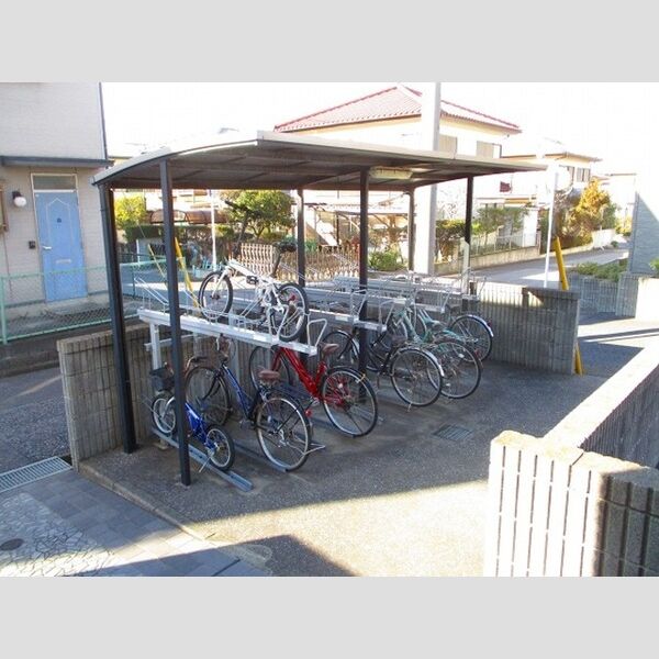 ヴィラ・シャルマン　A 駐輪場