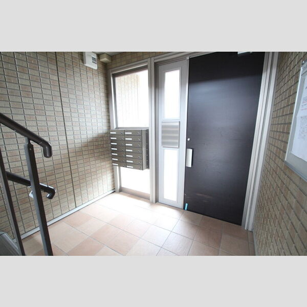 Apartment SARATOGA エントランスロビーから郵便物が取れます♪