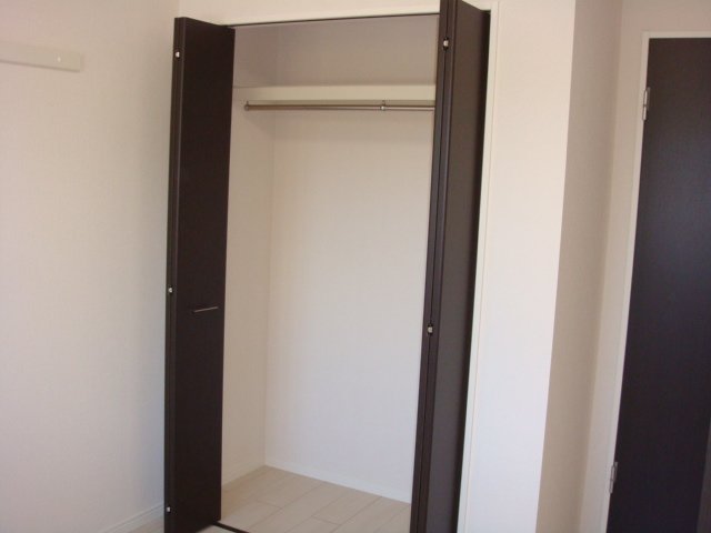 シエロ　パティオ203号室 北側洋室　クローゼット