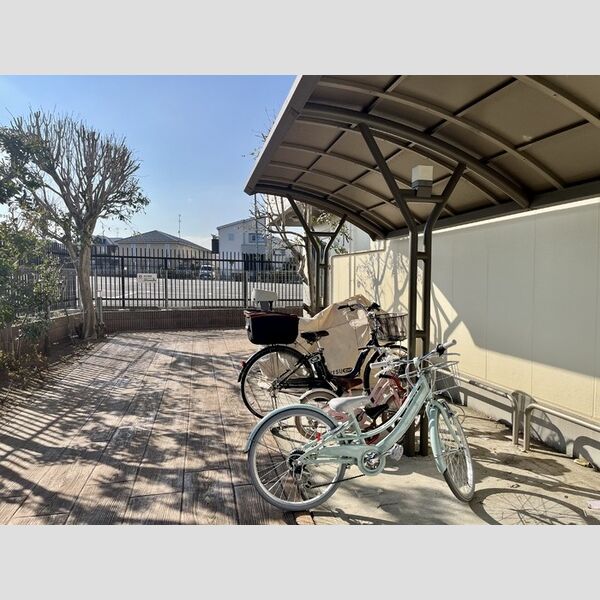 フェリーチェ 駐輪場