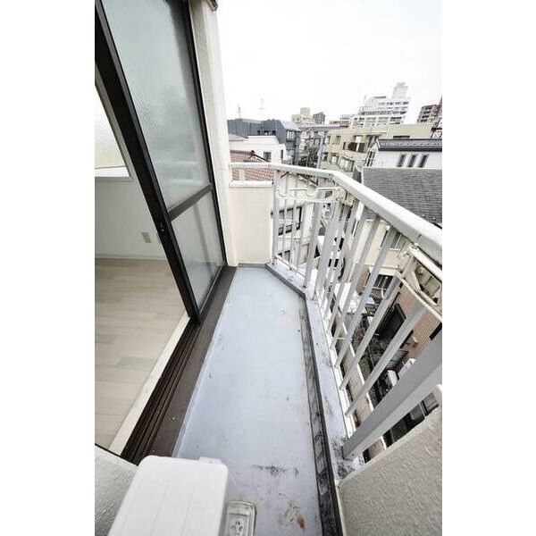 メゾン・ド・セレナード0404号室 バルコニー