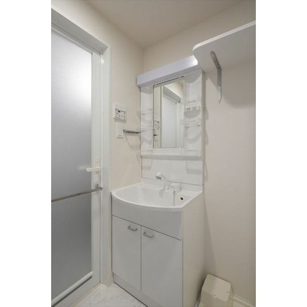 スパシエ大倉山203号室 洗面