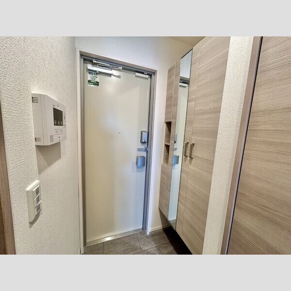 ディーラヴェニュー305号室 玄関