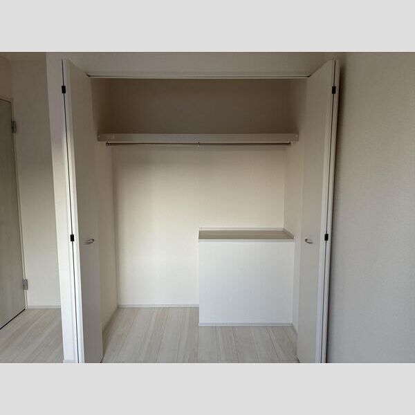 リーブルファイン川口上青木西201号室 収納