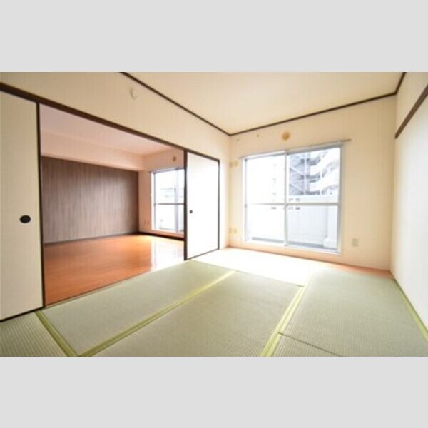 Bellevue参番館205号室 和室