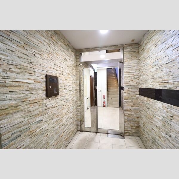 エスト四つ木205号室 エントランス