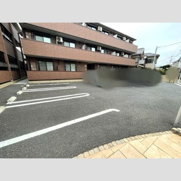 エミネンスⅡ102号室 駐車場