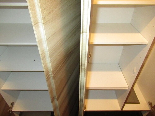 ジー　モデーロ 下足入れ　※2021年9月撮影の写真