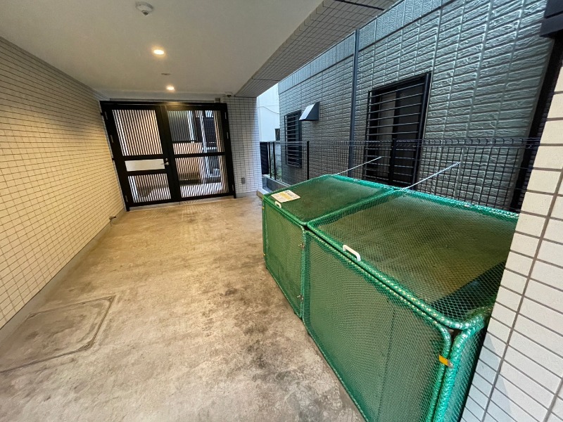 SHOKEN Residence横浜野毛山公園2階 ダストスペース