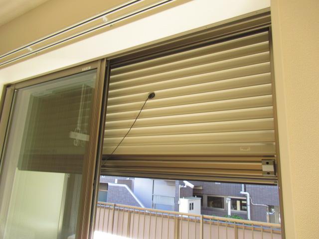 ルークス 窓シャッター