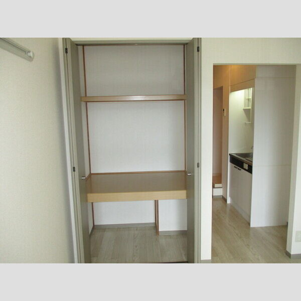 オプス・なのはな205号室 クローゼット