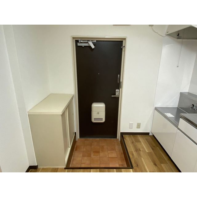 メゾン中郷 玄関