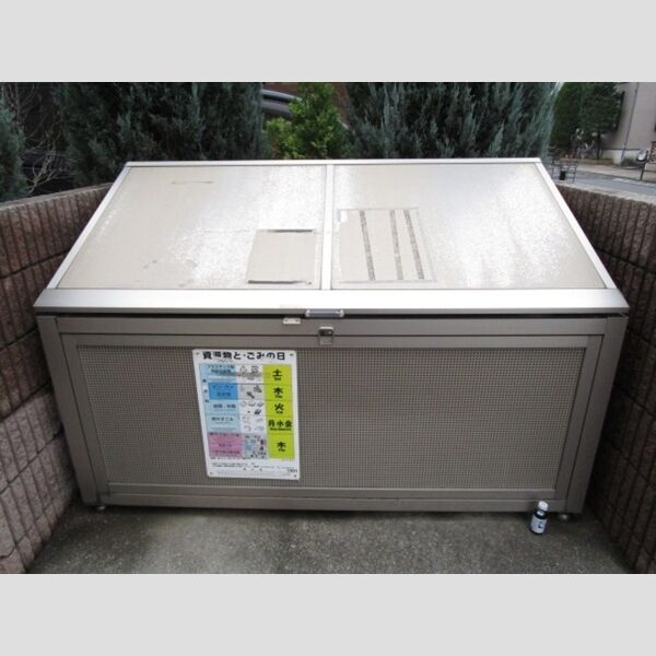 グラシューズ市川 入居者専用ゴミストッカー
