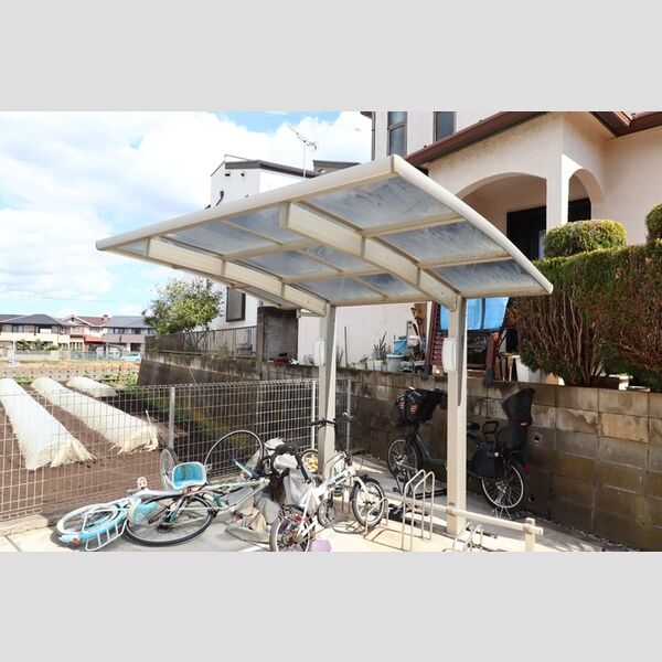 フォーエバー 駐輪場