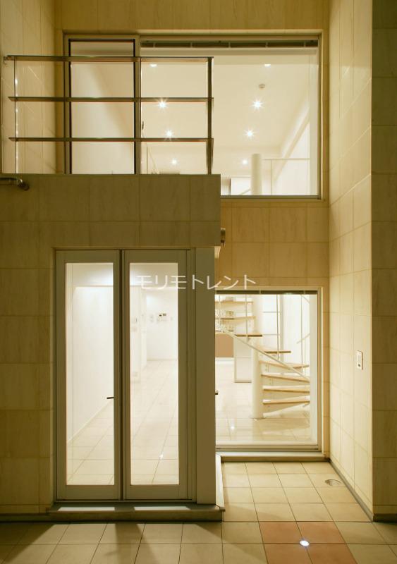 カスタリア芝公園4階 外観（Bタイプドライエリアより室内をみる）