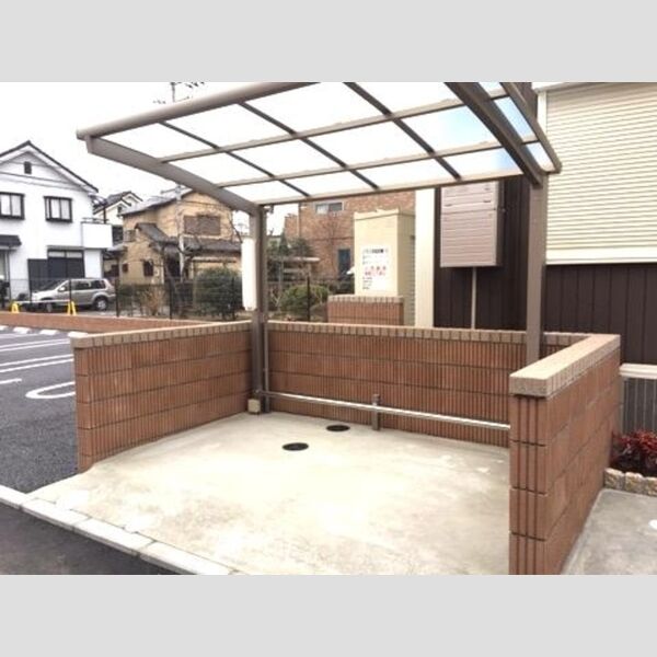 エストルピナス202号室 駐輪場