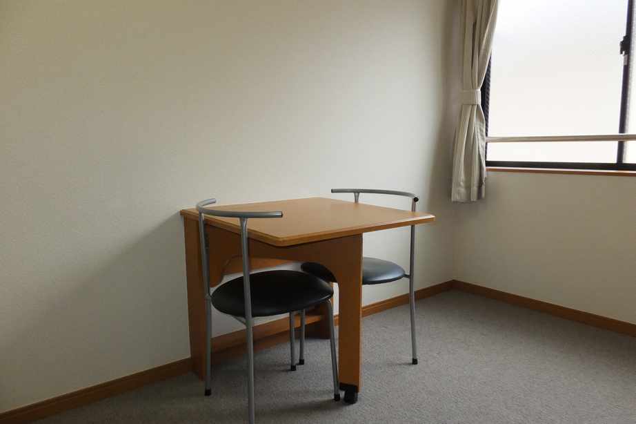 レオパレスアルテミス リビング