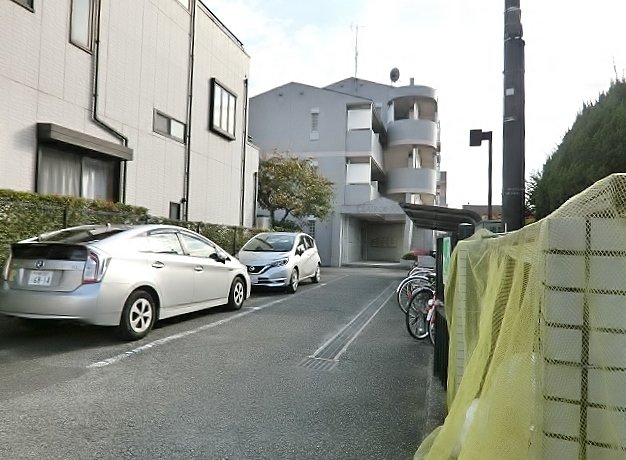 クレール・ド・ジュール 駐車場