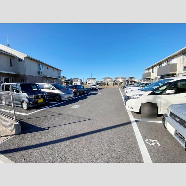 Ruines　MaisonⅡ102号室 駐車場