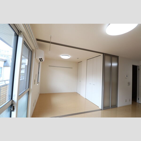 リビングタウン鍵山　C201号室 同建物別部屋の参考画像