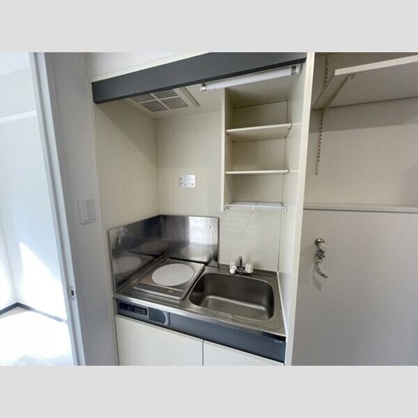 コンフォール小泉204号室 キッチン　IH1口コンロ