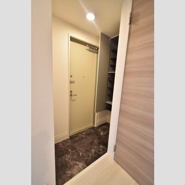 エスポワール ♪玄関+シューズボックス♪(工事中の写真になります。)