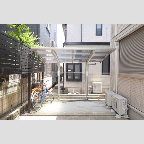 ステラC 駐輪場