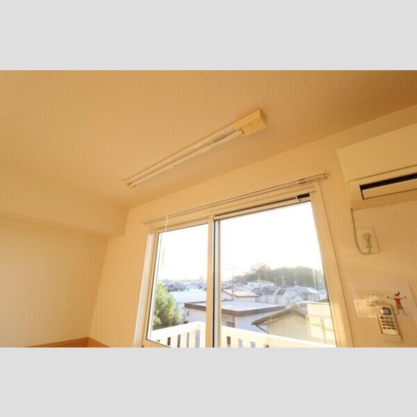 ウィルビュー　C103号室 室内物干し