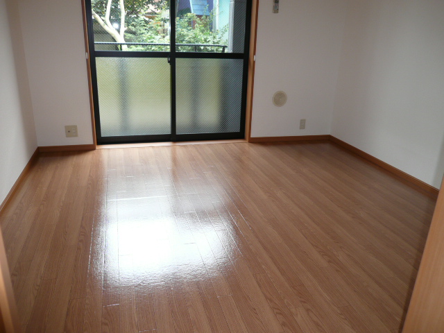 ハイツルミナス 洋室