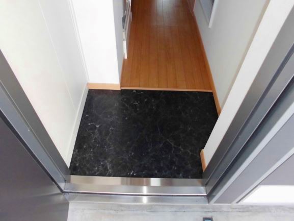 レオパレスシャルマン205号室 玄関