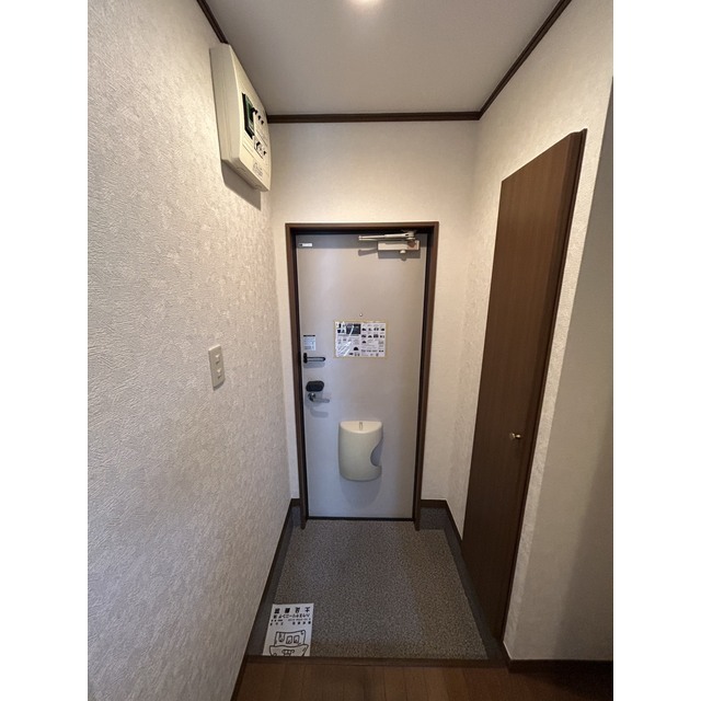 アンプルール フェール Surie207号室 玄関