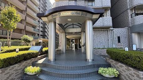 ライオンズマンション海老名第3108号室 高級感のあるエントランスですね