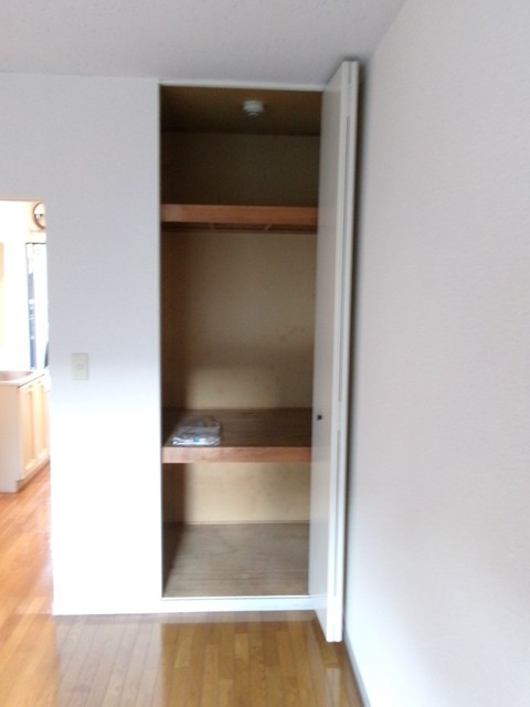ウイングヴィラ0103号室 収納