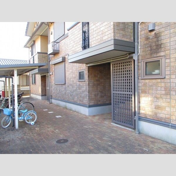 シャン クライン　C エントランス