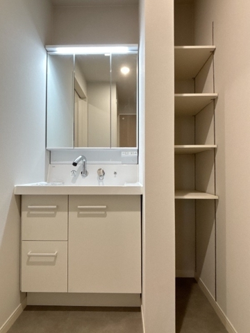 カーサ・ソンリエンテ1階 洗面