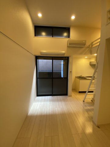 102号室