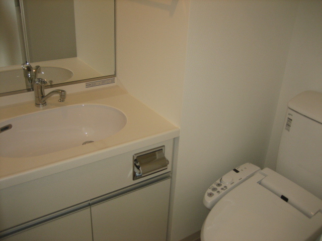 プリモ・レガーロ西大島0803号室 トイレ