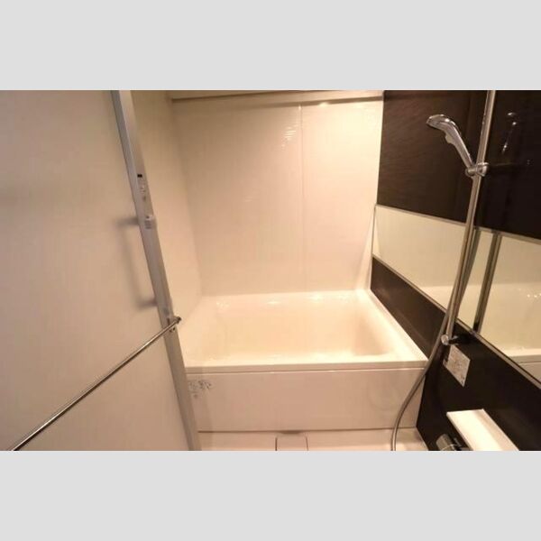 サンジョイアゼロ106号室 浴室